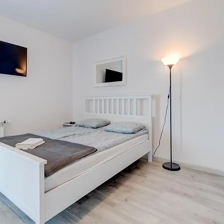 Pod Winogronem - Z Basenem I Wyzywieniem