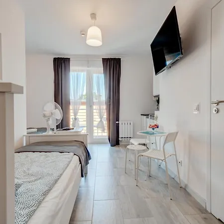 Pod Winogronem - Z Basenem I Wyzywieniem Apartamento Pobierowo