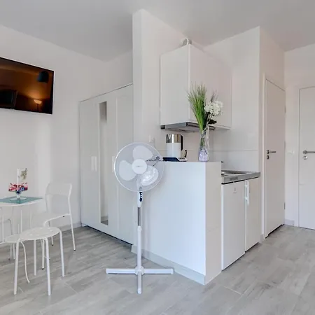 公寓 Pod Winogronem - Z Basenem I Wyzywieniem 波别罗沃