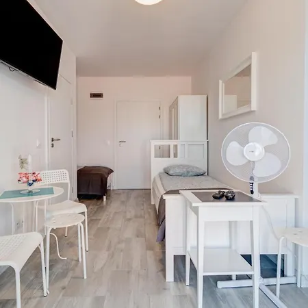 Apartment Pod Winogronem - Z Basenem I Wyzywieniem *