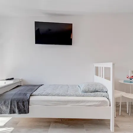 Apartamento Pod Winogronem - Z Basenem I Wyzywieniem