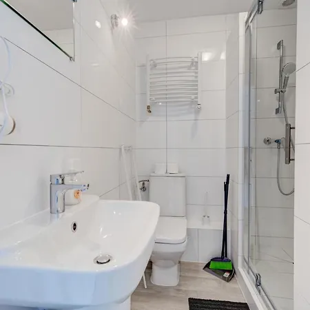 Pod Winogronem - Z Basenem I Wyzywieniem Apartamento Pobierowo