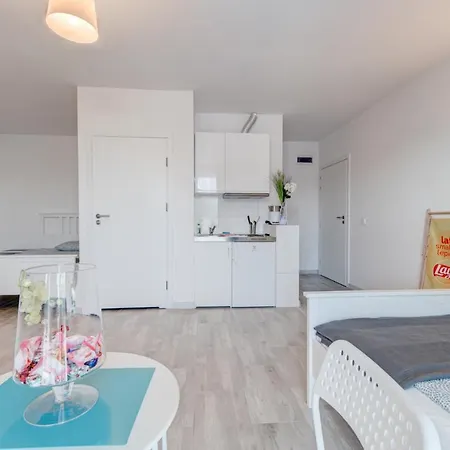 Apartamento Pod Winogronem - Z Basenem I Wyzywieniem Pobierowo