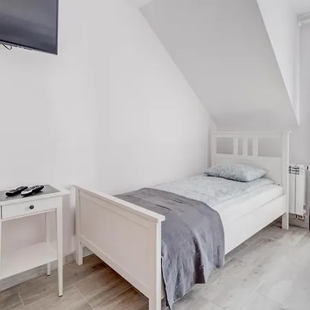 Apartamento Pod Winogronem - Z Basenem I Wyzywieniem Pobierowo