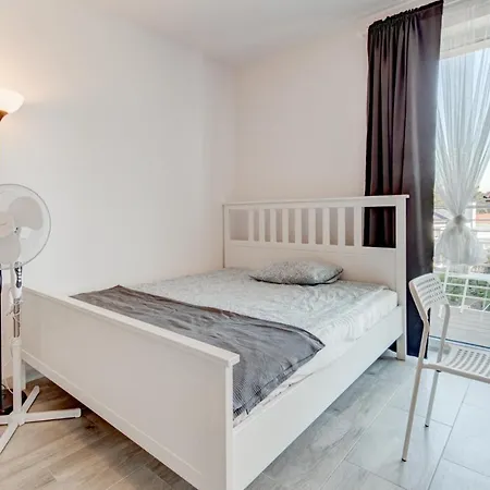 Pod Winogronem - Z Basenem I Wyzywieniem 公寓 *