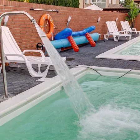 Pod Winogronem - Z Basenem I Wyzywieniem 波别罗沃