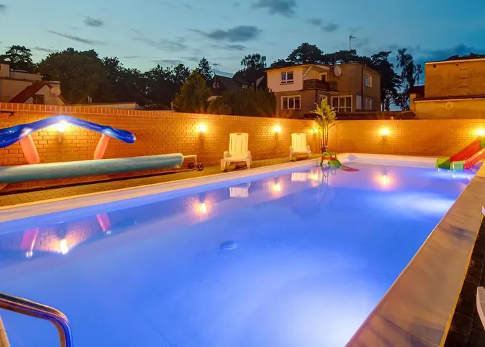 Pod Winogronem - Z Basenem I Wyżywieniem * Pobierowo