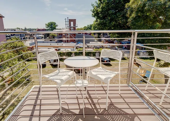 Apartament Pod Winogronem - Z Basenem I Wyżywieniem *