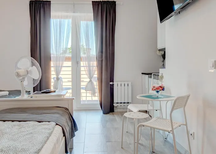 Apartament Pod Winogronem - Z Basenem I Wyżywieniem *