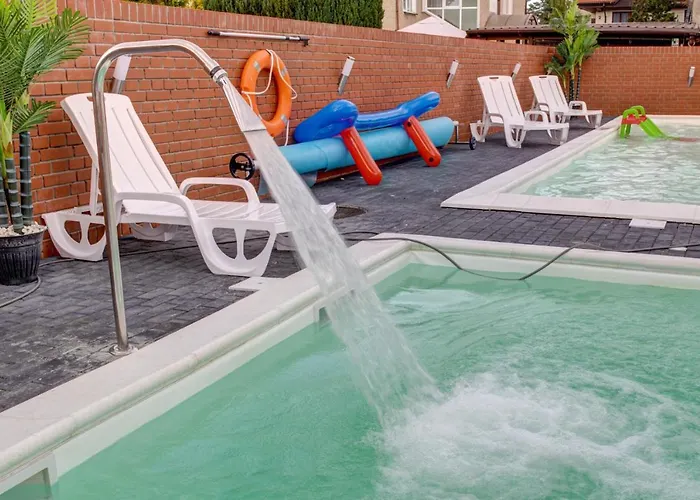 Pod Winogronem - Z Basenem I Wyżywieniem Pobierowo